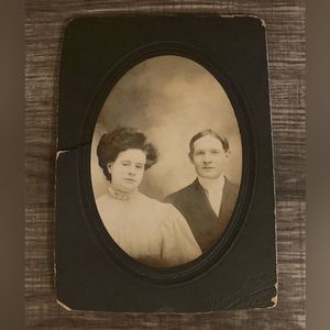 Antique 1880-1900s Couple's Photograph Cabinet Card Late Victorian Beale Street